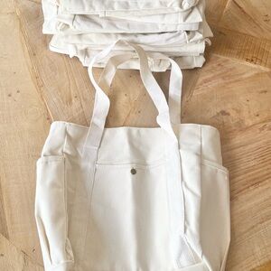 NWOT 10 Cream Canvas Tote Bag